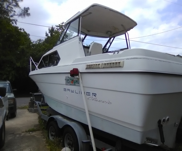 Boats For Sale in Pensacola, Florida by owner | 1994 Bayliner 2452 Classic 24 Express C